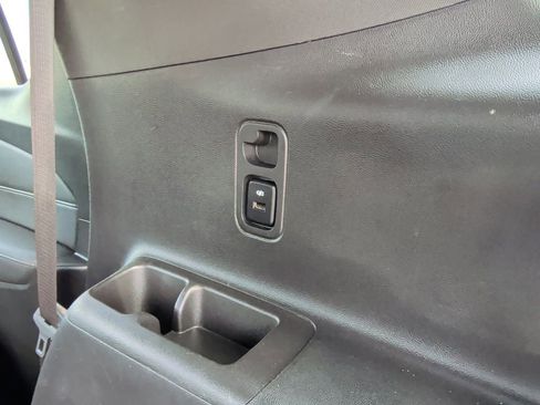 Used 2023 Chevrolet Traverse LT image 42