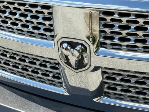 Used 2018 RAM 1500 Laramie RWD image 10