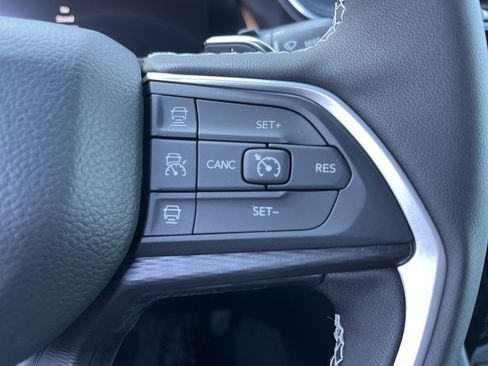 New 2025 Jeep Grand Cherokee L Altitude image 32