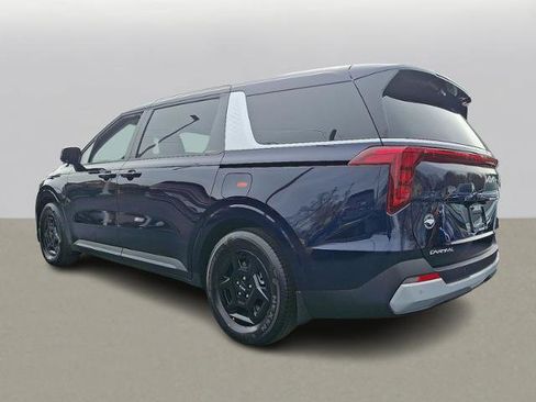 New 2026 Kia Carnival image 3