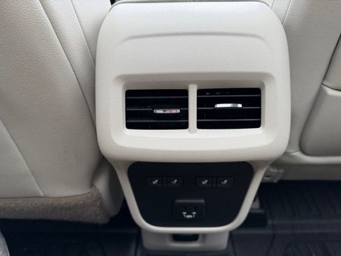 Used 2020 GMC Terrain Denali w/ Denali Premium Package FWD image 13