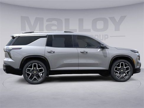 New 2026 Chevrolet Traverse High Country w/ LPO, Floor Liner Package image 5