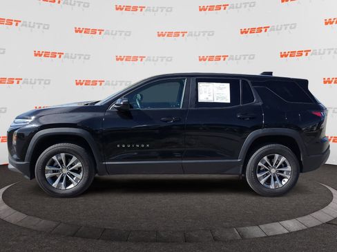 Used 2025 Chevrolet Equinox LT FWD image 2