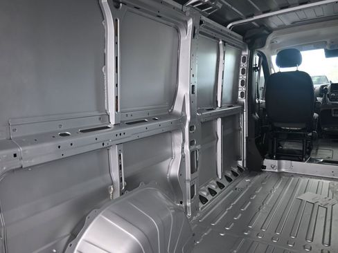 Used 2025 RAM ProMaster 2500 image 33
