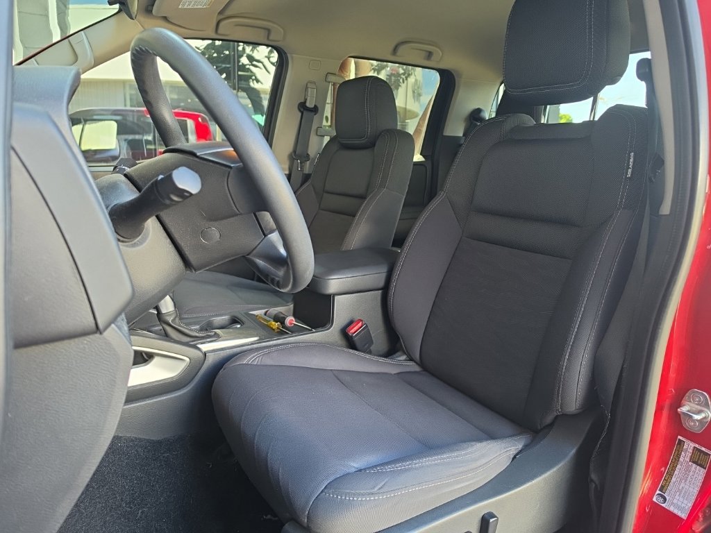 Used 2023 Nissan Frontier SV AWD/4WD image 8