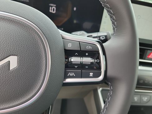 New 2026 Kia Carnival FWD image 17