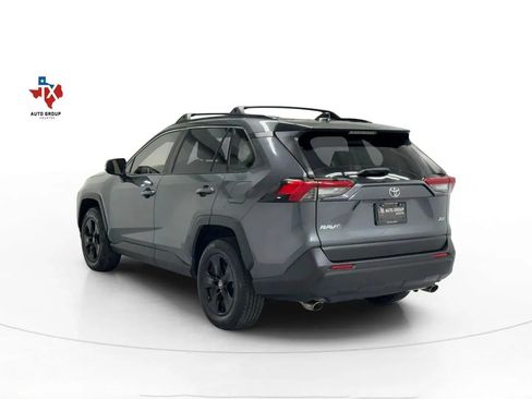 Used 2019 Toyota RAV4 XLE w/ Convenience Package image 5