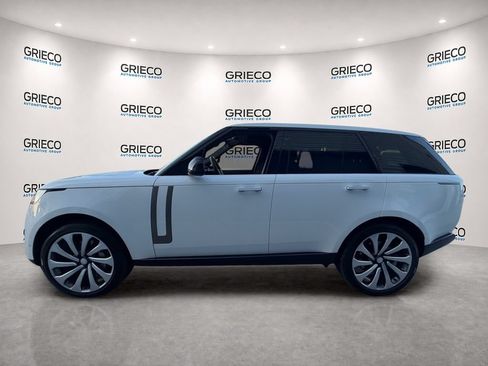 Used 2025 Land Rover Range Rover SE AWD/4WD image 4