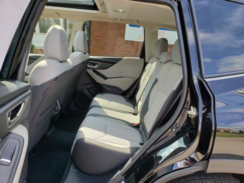 Used 2020 Subaru Forester Premium AWD/4WD image 11