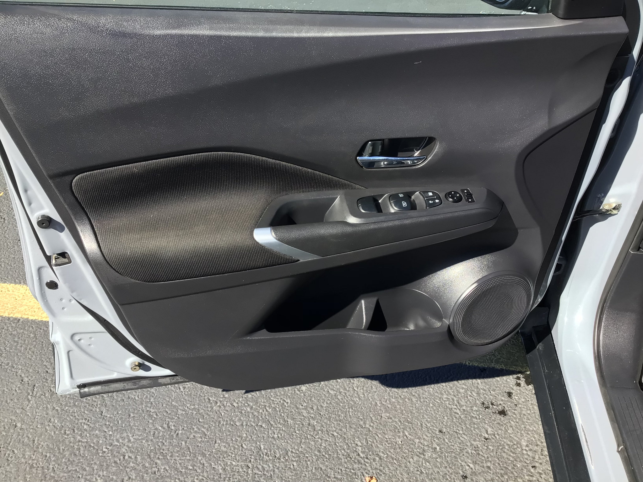 Used 2021 Nissan Kicks SV FWD image 9