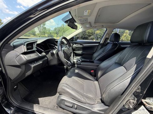Used 2017 Honda Civic Touring image 9