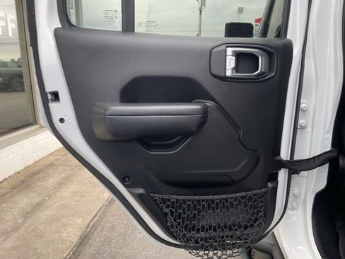 Used 2018 Jeep Wrangler Unlimited Sport S image 15