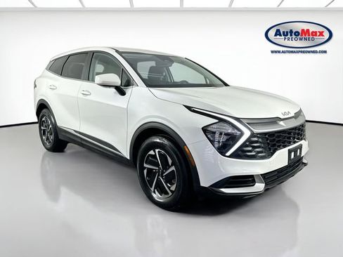 Used 2023 Kia Sportage LX image 1