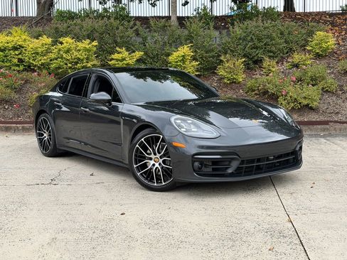 Used 2023 Porsche Panamera Platinum Edition image 1