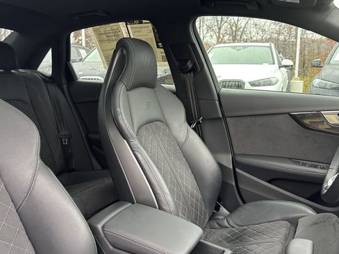 Used 2023 Audi S4 Premium Plus w/ Premium Plus Package image 35