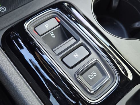 Used 2025 Honda Pilot TrailSport image 31