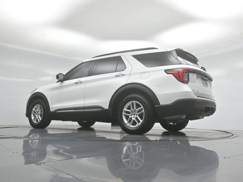 Used 2025 Ford Explorer Active RWD image 52
