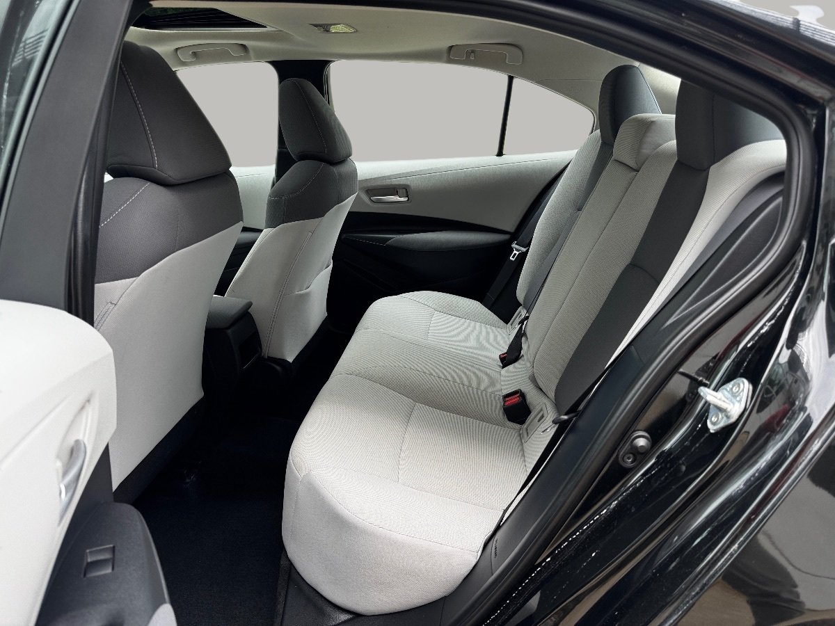 Used 2021 Toyota Corolla LE w/ LE Premium Package FWD image 17