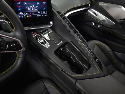 Used 2021 Chevrolet Corvette Stingray Preferred Cpe w/ Z51 Performance Package RWD image 38