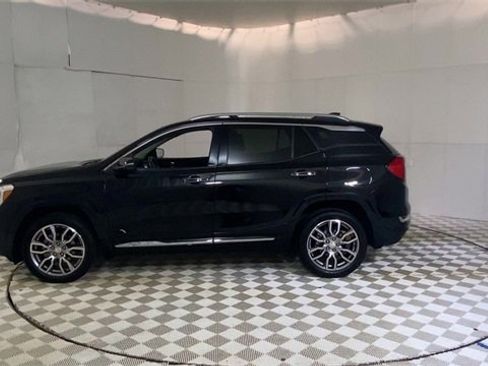 Used 2022 GMC Terrain Denali image 5