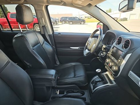 Used 2016 Jeep Compass High Altitude AWD/4WD image 5
