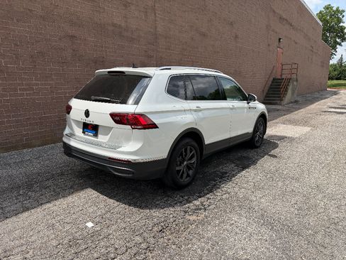 Used 2023 Volkswagen Tiguan SE FWD image 6