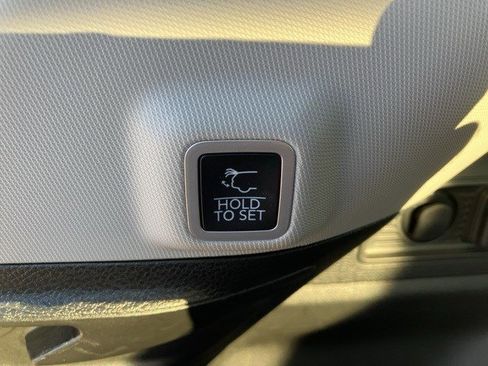 Certified 2022 Jeep Grand Cherokee Limited image 26