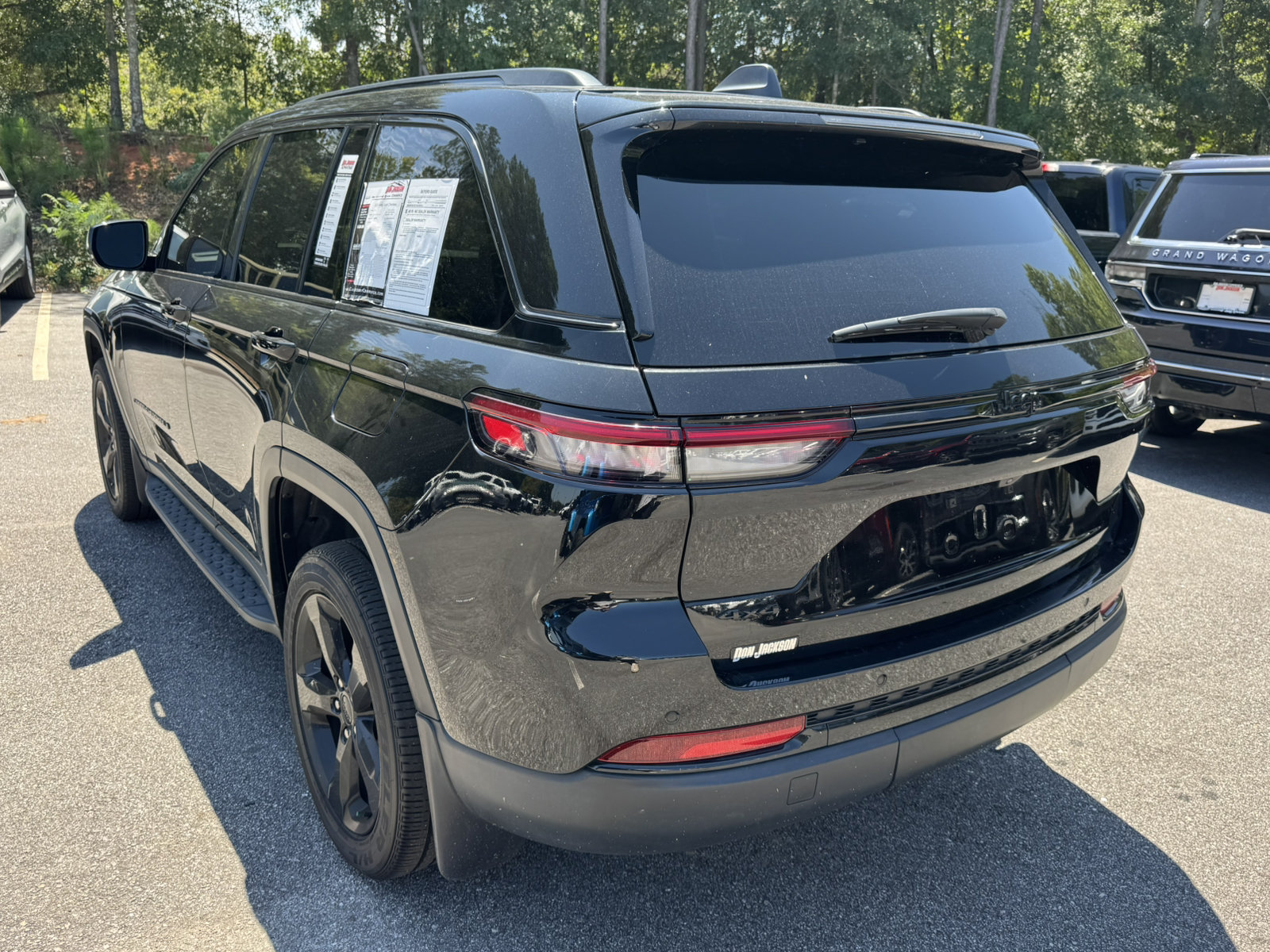 Certified 2025 Jeep Grand Cherokee Altitude AWD/4WD image 7