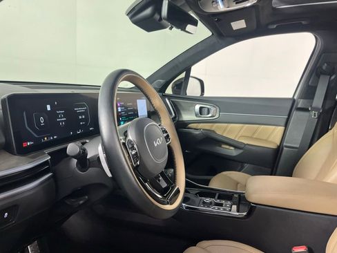 Used 2025 Kia Sorento SX Prestige w/ Olive Brown Leather Package image 23