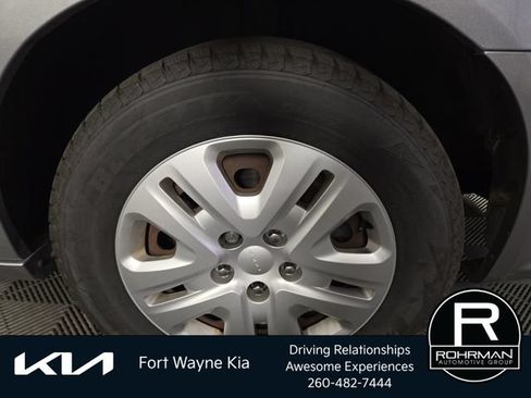 Used 2015 Dodge Grand Caravan SE w/ Quick Order Package 29E SE FWD image 11