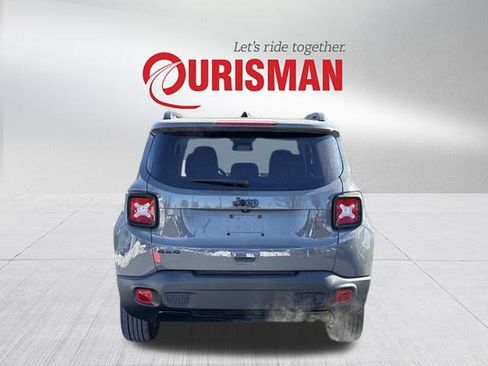 Used 2020 Jeep Renegade Altitude image 3