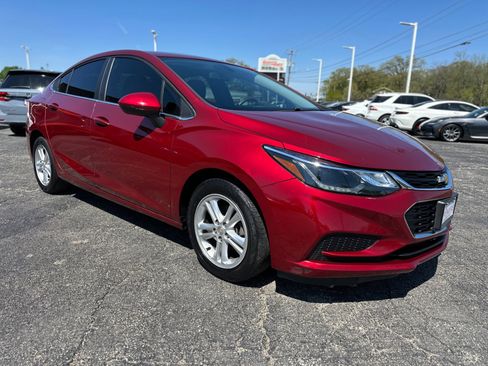 Used 2017 Chevrolet Cruze LT FWD image 7
