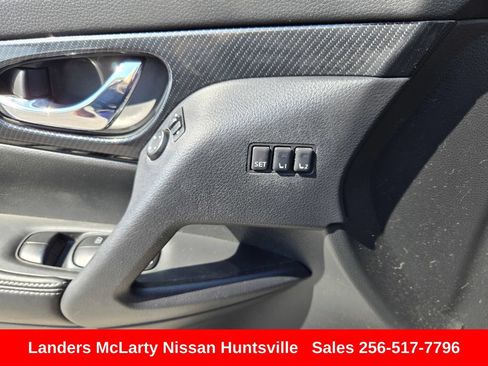 Used 2019 Nissan Rogue SL w/ Premium Package FWD image 23