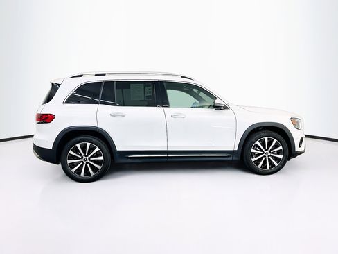 Used 2023 Mercedes-Benz GLB 250 4MATIC w/ Premium Package image 10