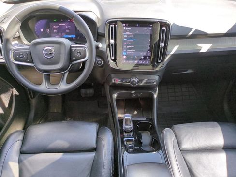 Used 2023 Volvo XC40 B5 Plus w/ Protection Package Premier AWD/4WD image 11