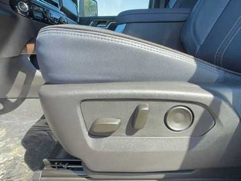 Used 2026 Chevrolet Silverado 2500 High Country w/ High Country Premium Package AWD/4WD image 25