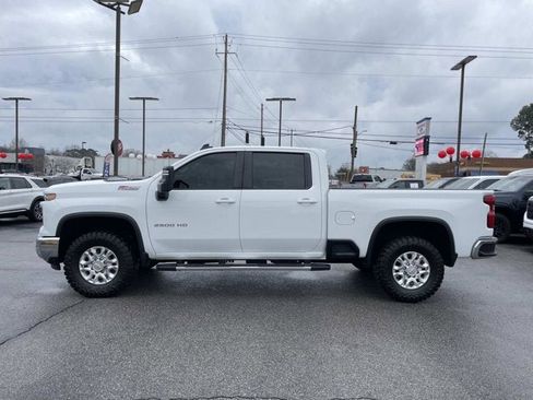Used 2024 Chevrolet Silverado 2500 LT image 8