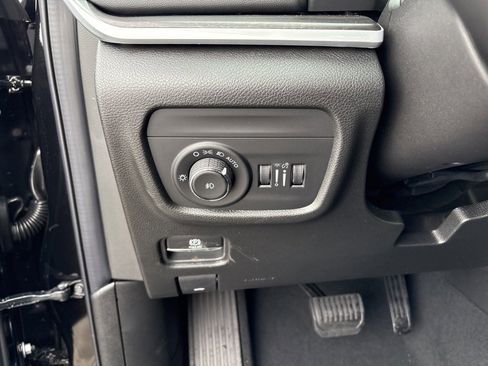 New 2025 Jeep Grand Cherokee L Limited w/ Trailer Tow Package image 28