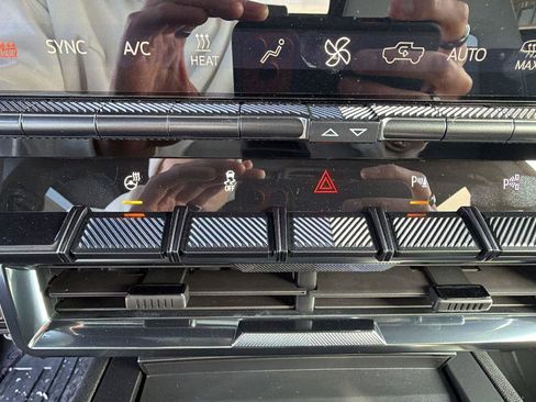 New 2026 GMC Hummer EV 4x4 Crew Cab image 15