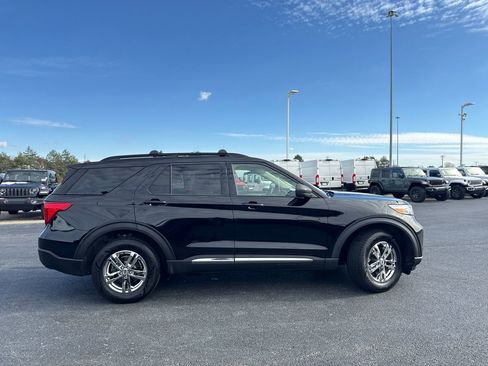 Used 2020 Ford Explorer XLT w/ Equipment Group 202A image 2