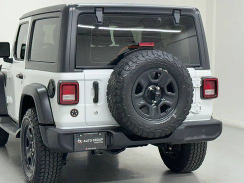 Used 2020 Jeep Wrangler Sport AWD/4WD image 35