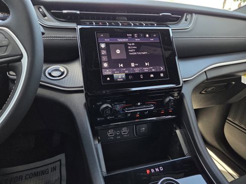 New 2026 Jeep Grand Cherokee Laredo AWD/4WD image 34