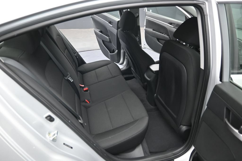 Used 2019 Hyundai Elantra SE w/ Cargo Package FWD image 27