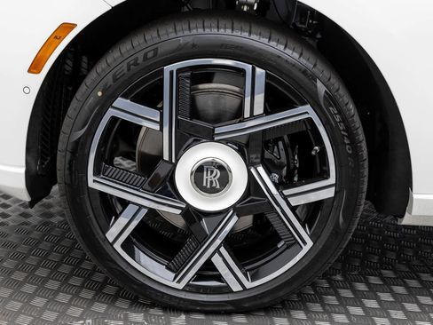 New 2027 Rolls-Royce Cullinan Black Badge AWD/4WD image 7