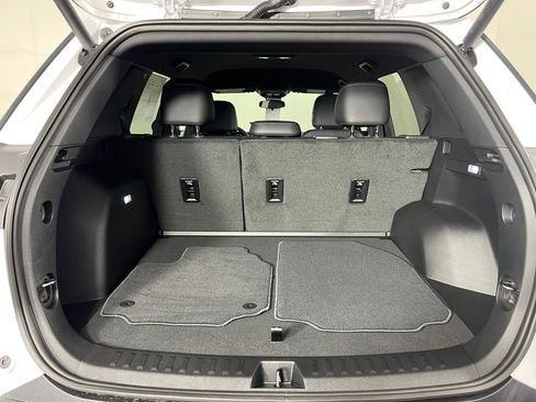 New 2026 Chevrolet Equinox LT w/ Convenience Package II image 17