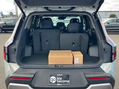 New 2026 Kia EV9 Wind image 8