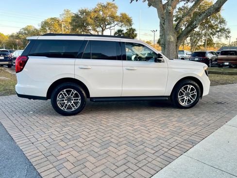 Used 2025 Ford Expedition Active image 7