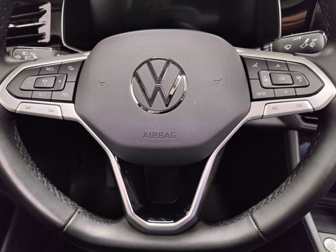 Used 2025 Volkswagen Jetta SE w/ Sunroof Package FWD image 23