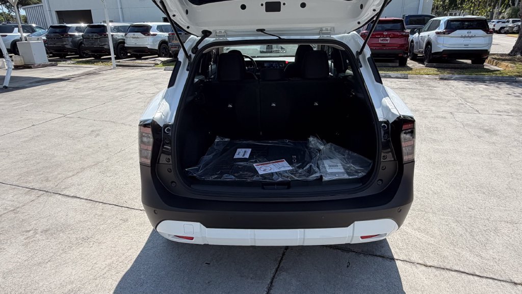 Used 2026 Nissan Kicks SV FWD image 29