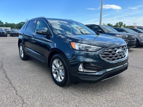 Certified 2024 Ford Edge Titanium AWD/4WD image 3